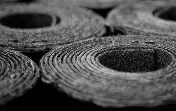 Gwastad bitumen roof disadvantages